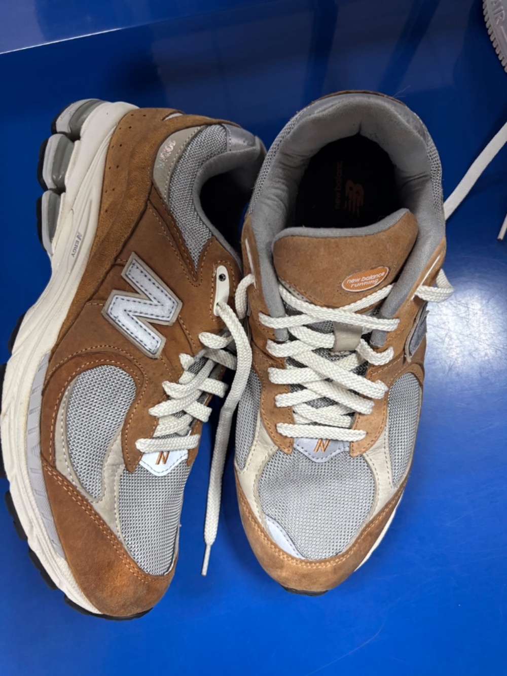 New Balance - Picture 2 of 4